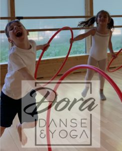 Read more about the article Tenue en cours de Danse et Yoga de 4 à 9 ans